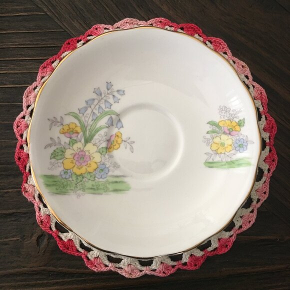 Colclough Pastel Spring Flowers English Bone China Teacup & Saucer Set - Picture 4 of 11